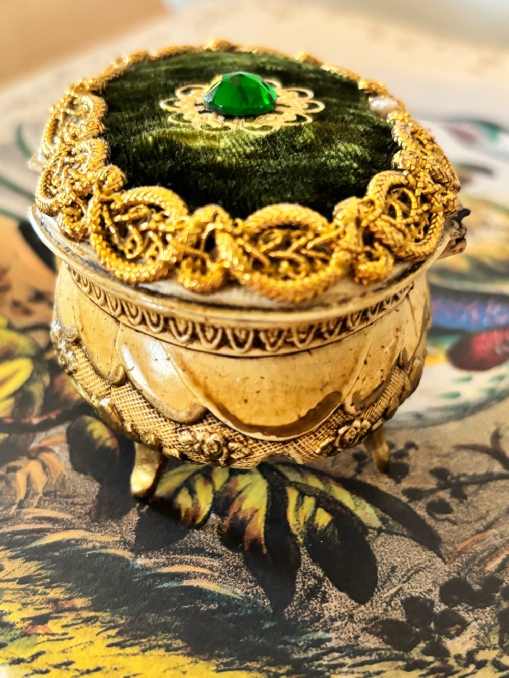 Vintage Mini Jewelry Box - Picture 6 of 11